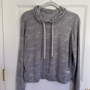 Vuori Gray Camo Halo